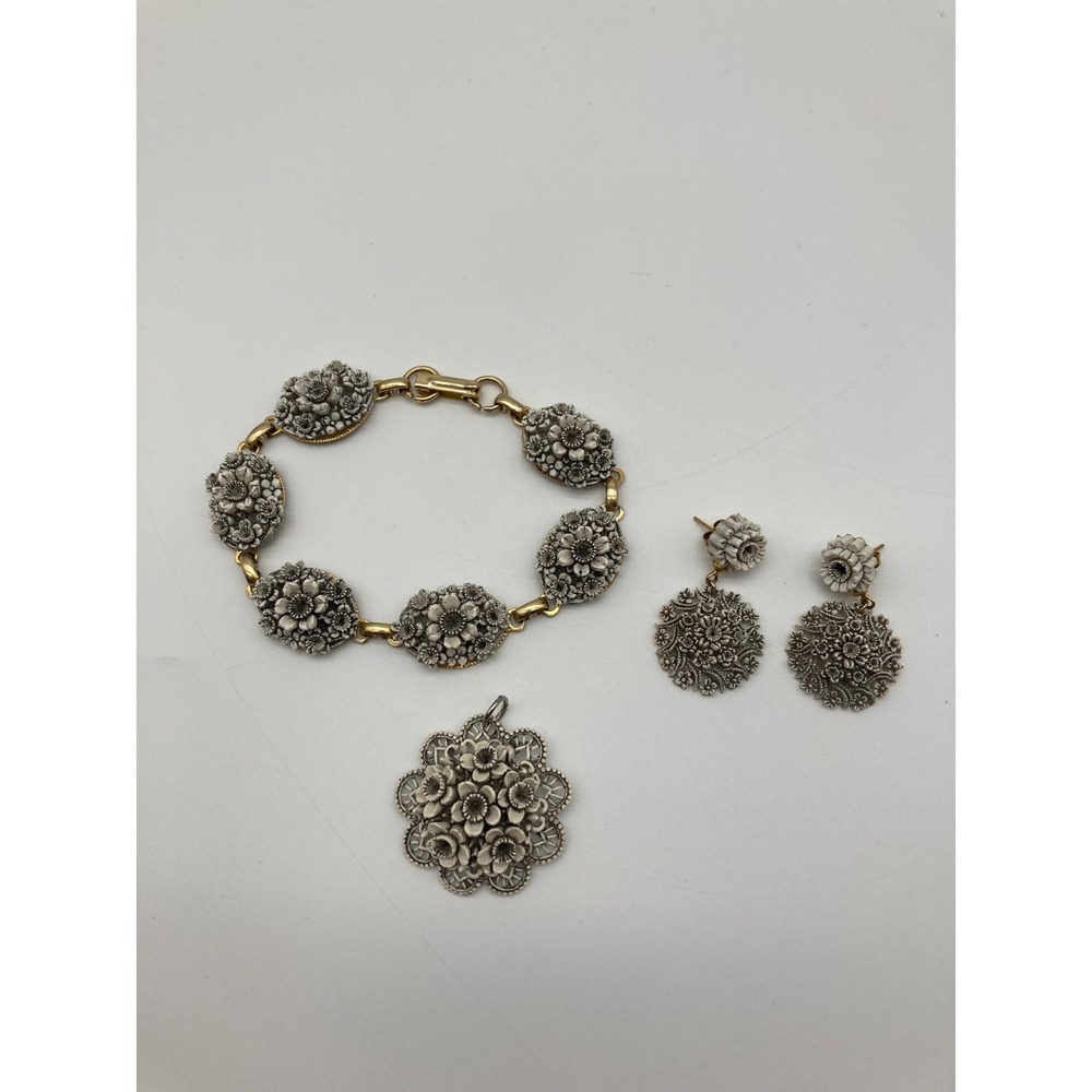 Vintage Molded Plastic Floral Jewelry Set Bracelet Pendant Pierced Earrings Gray